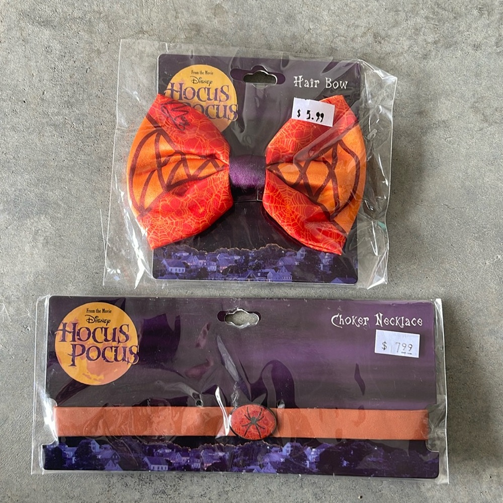 Hocus Pocus: Mary Sanderson Costume Accessories! New!